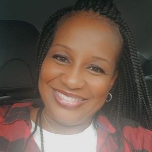 Meet your Posher, Yolanda